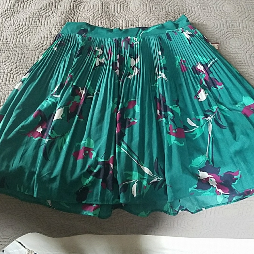 Merona pleated skirt